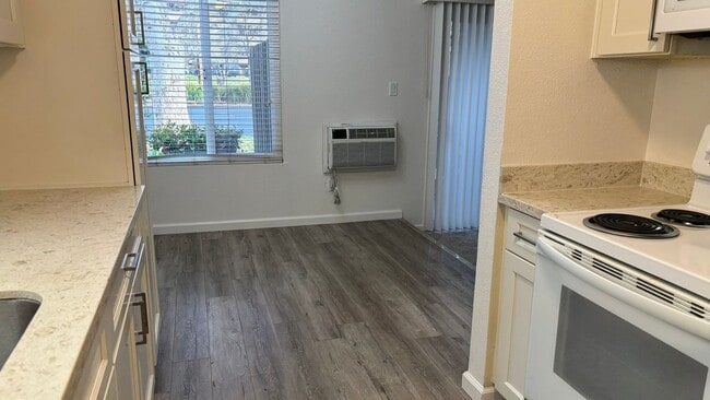 Photo - Spacious 2 bed/2 bath condo in Concord