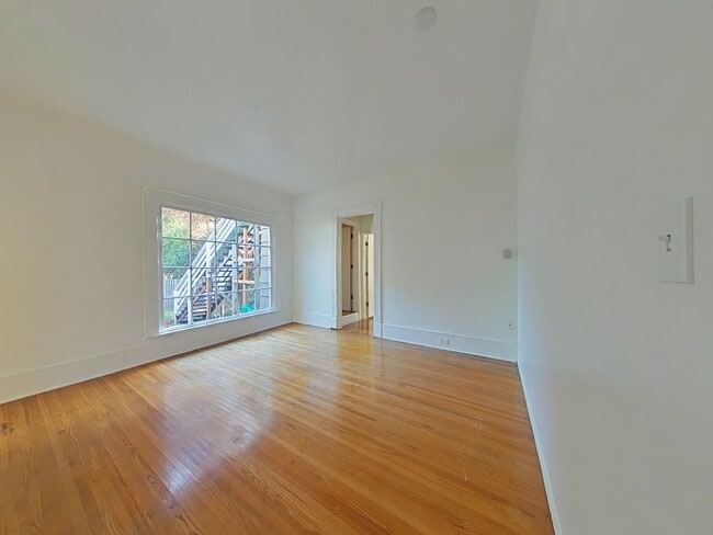Photo - morrow Unidad 247 NW 11th St