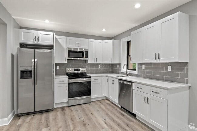 Building Photo - 122 Commerce St Unit 5 Rental