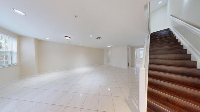 Photo - 690 Amador Ln