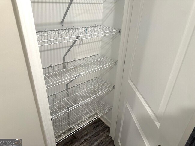 Photo - 7162 Gotland St