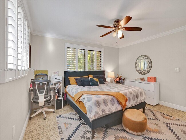 Photo - 1411 Lisbon St