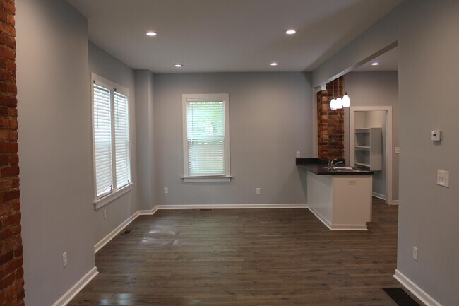 Photo - 932 Linwood Ave