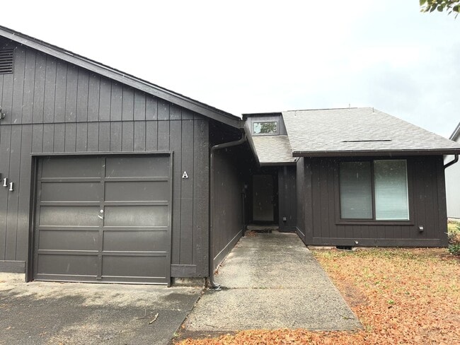 Building Photo - K14111 A & B Unit A