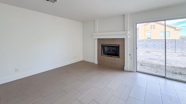 Photo - 3-Bed, 2.5-Bath Summerlin Home with Modern...