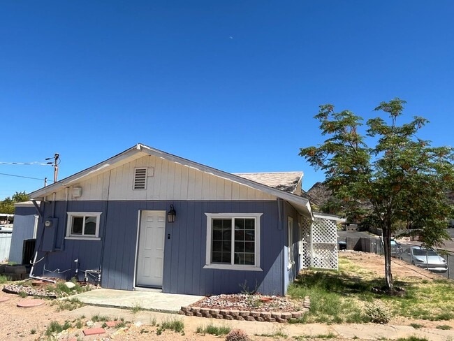 Building Photo - 10025 N 14th St