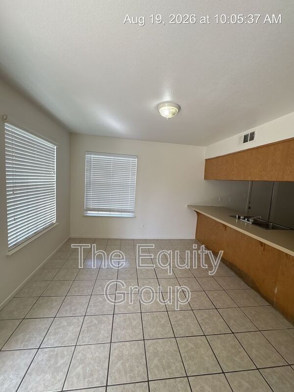 Photo - 1340 S Santa Fe St