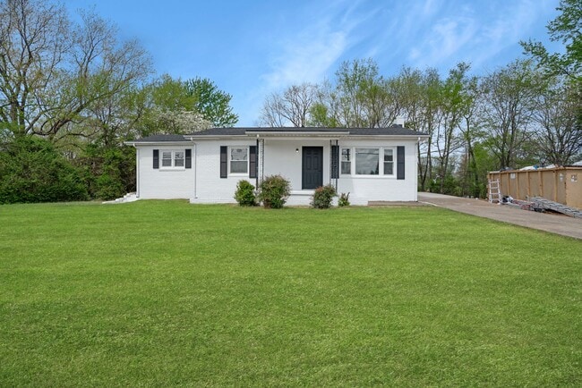 Photo - 1857 Memorial Dr