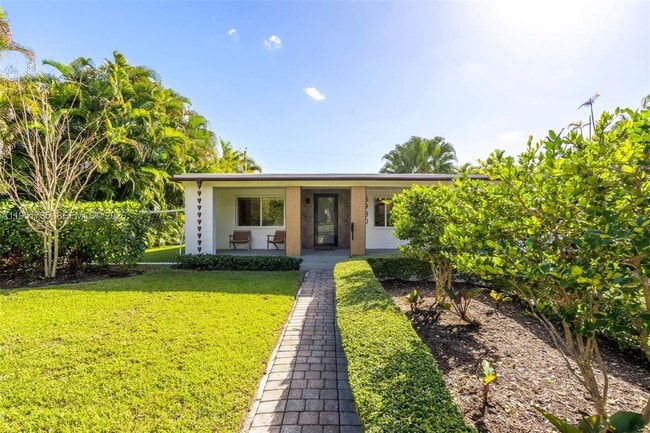 Building Photo - 5930 SW 47th St