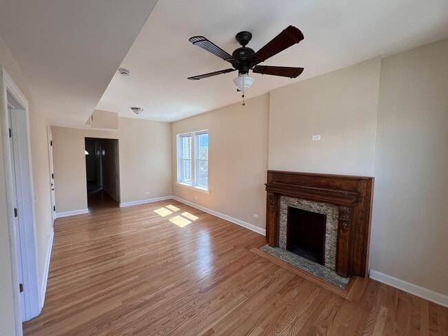 Photo - 4449 N Broadway St Unit 2