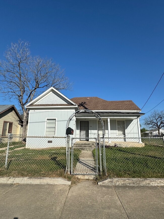 Photo - 318 Pleasanton Rd