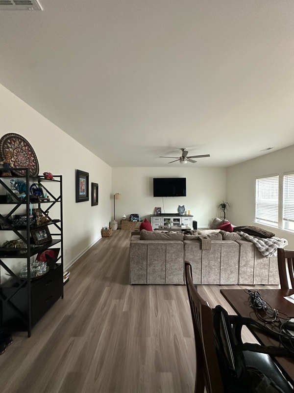 Photo - 423 Bassett Ln