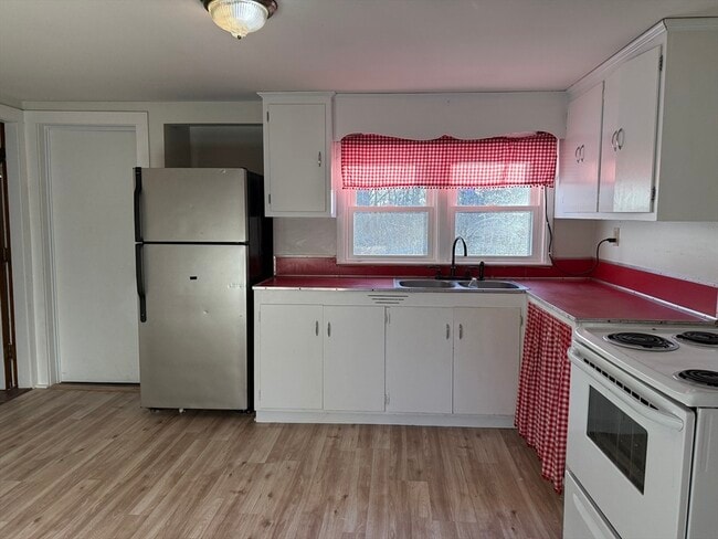 Photo - 414 Central St