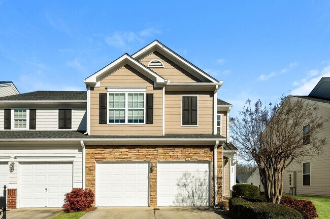 Building Photo - Beautifully Updated 3 Bedroom Home with Modern Upgrades in Marietta Unit 26