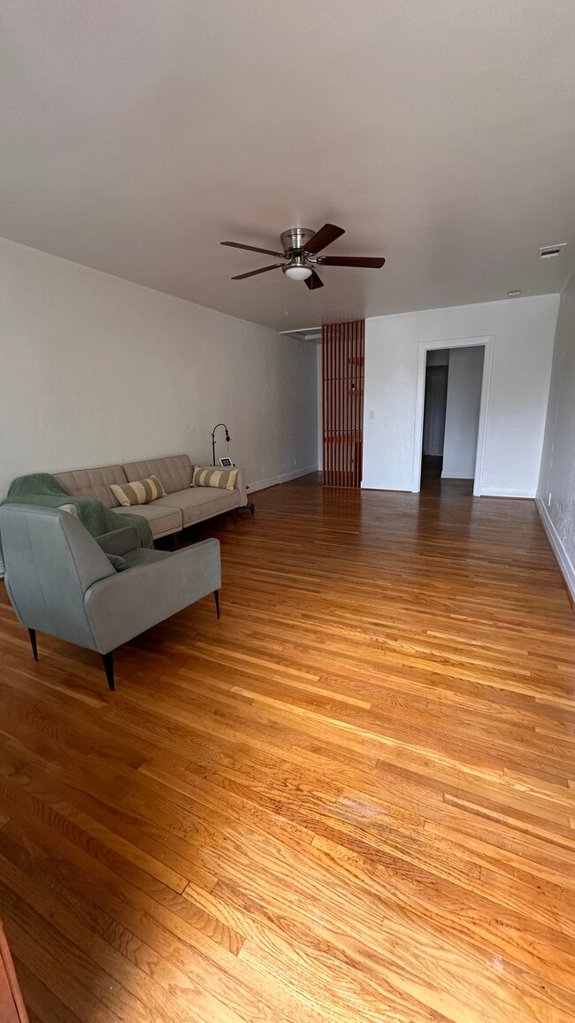 Building Photo - 3351 Hamilton Way Unit 3351 Hamilton Way