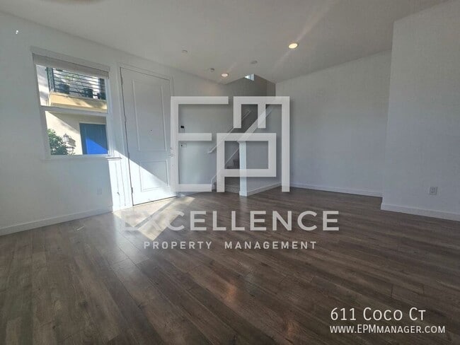 Photo - 611 Coco Ct