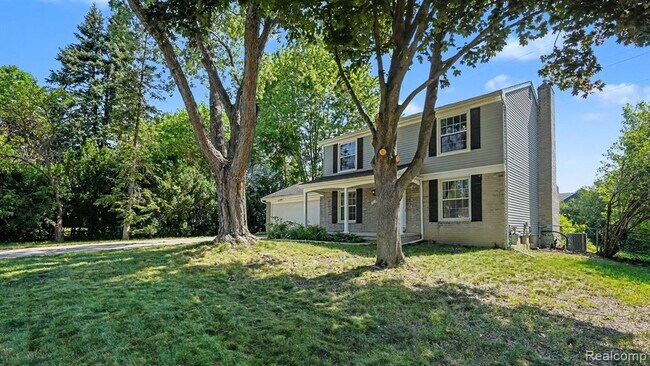 Photo - 2735 Foster Ave