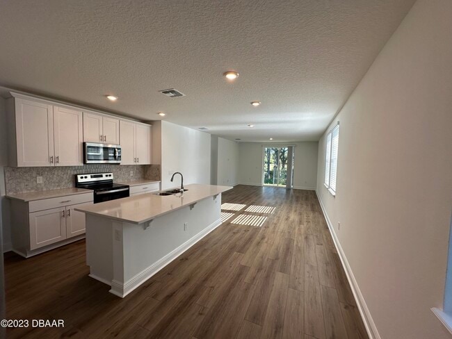 Photo - 206 Pitching Wedge Dr