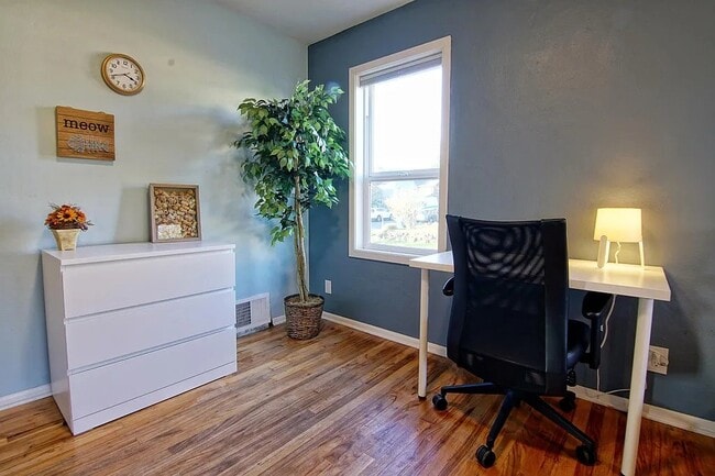 Photo - 6556 Cleopatra Pl NW