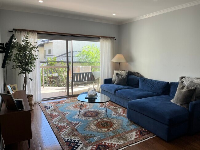 Photo - 612 S Barrington Ave Unidad #216