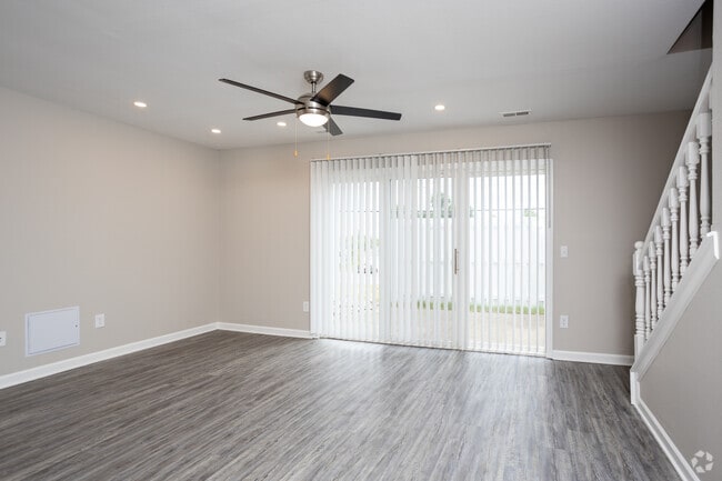 2BR, 1.5BA - 1,120 SF