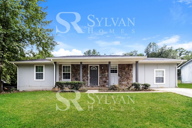 Building Photo - Where Charm Meets Comfort