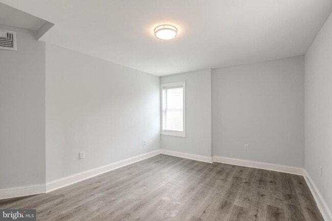 Photo - 610 E 9th St Unit 2