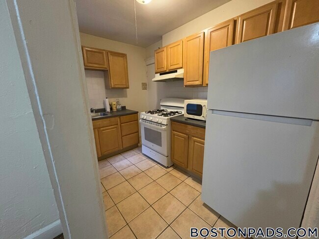 Photo - 248 Kelton St Unit 4