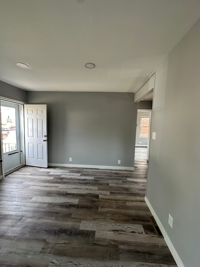 Photo - 18108 Oakwood Ave