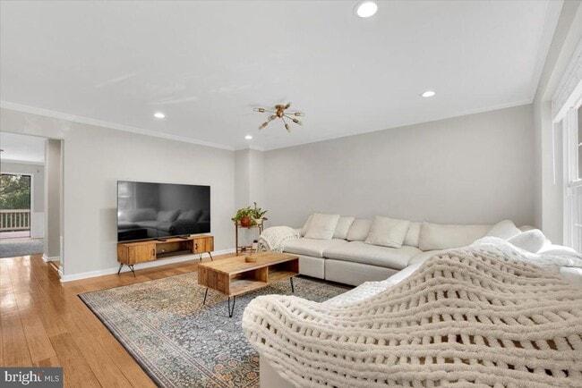 Photo - 8605 Western Oak Dr