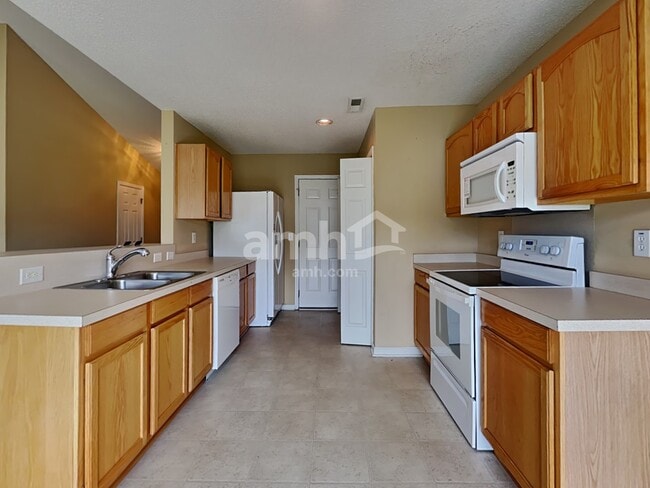 Photo - 5023 Holdsworth Dr