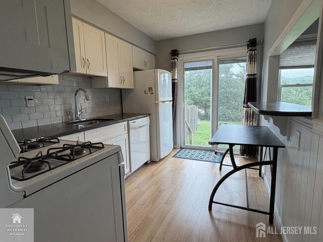 Photo - 99 Brookview Cir