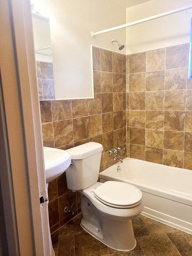 Leesburg Apartments HydePark/Oakley Cincinnati, OH