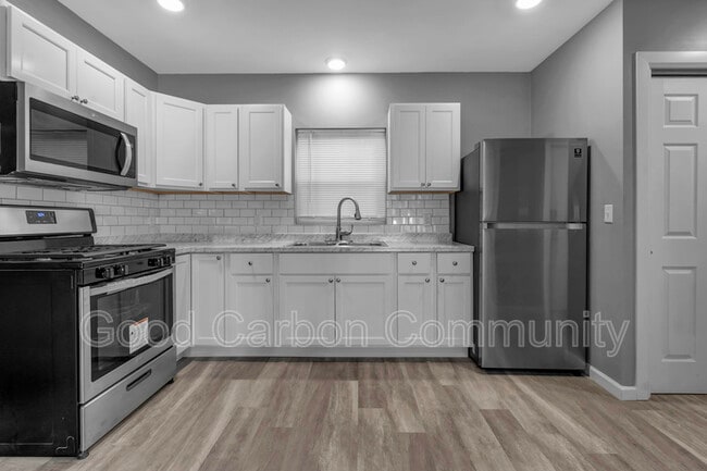 Building Photo - 1246 West Ave Unit 4