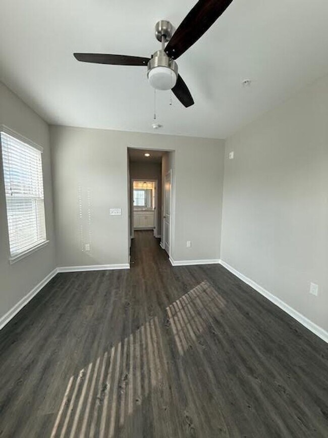 Photo - Discover Exceptional Apartment Living