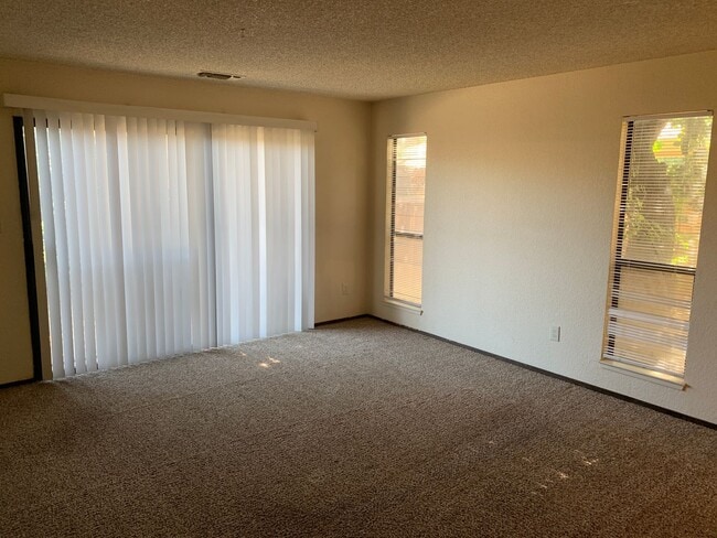 Photo - LABOR DAY SPECIAL - 2 WEEKS FREE RENT!!Character abound in this 3/2