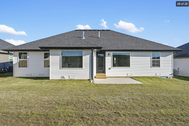 Building Photo - GORGEOUS 4 BED 2 BATH