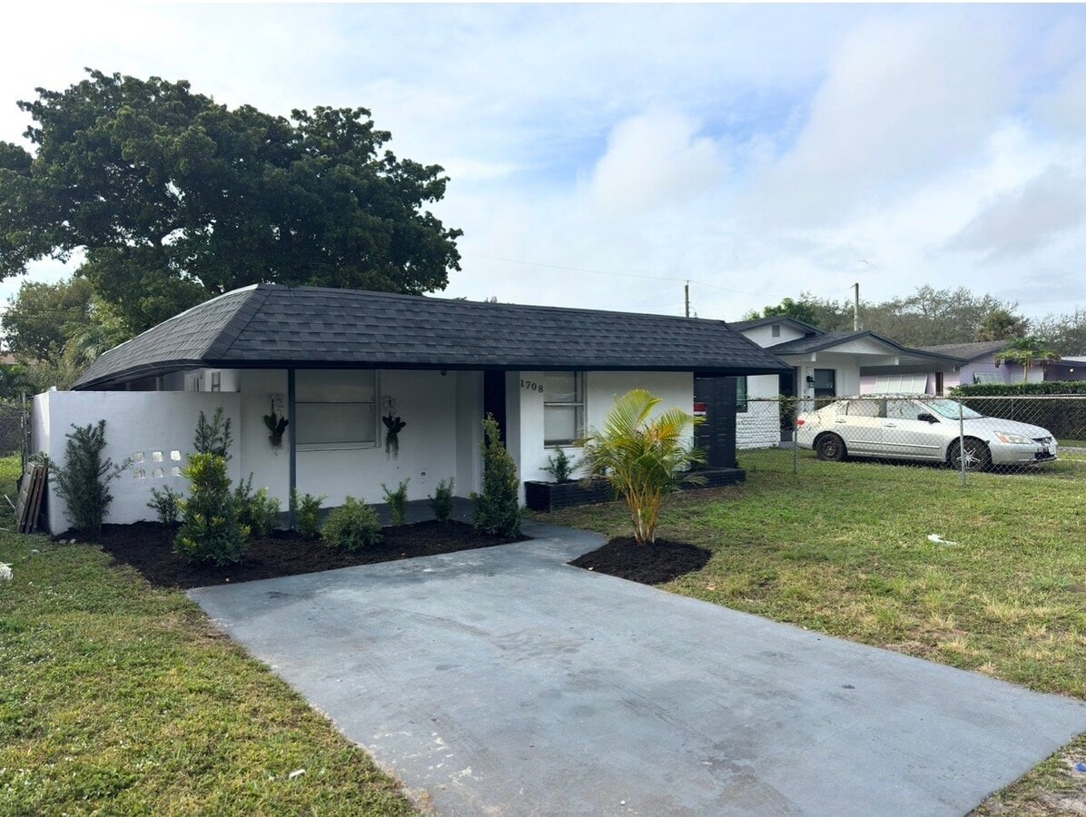 Photo - 1708 NW 7th St