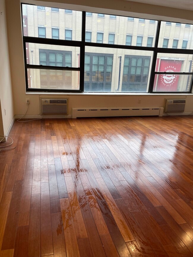 Photo - 29 W 125th St