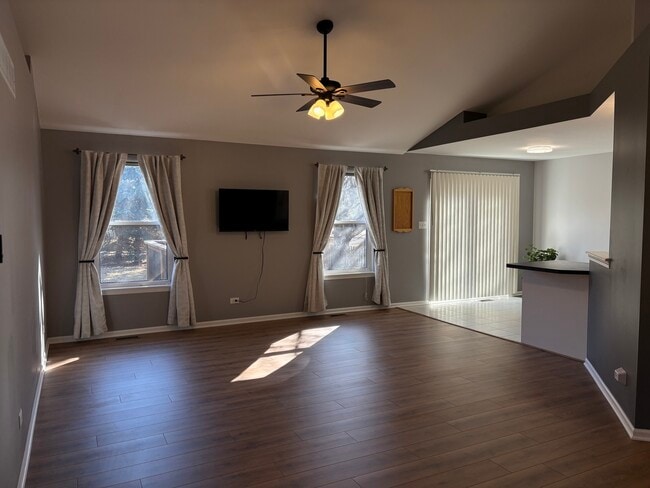 Photo - 1416 Finch Dr