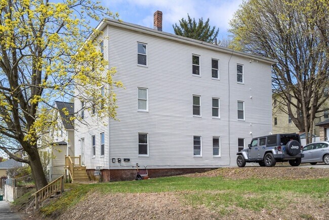 34 Esther St Unit 2