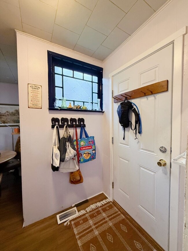 Photo - Pre-Leasing for September - 2bed/1bath Standalone Unit