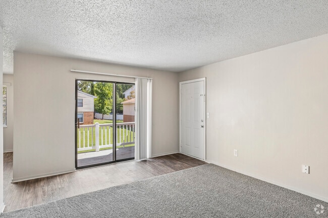 3BR, 2BA - 1,250SF - Living Room - Whispering Pines