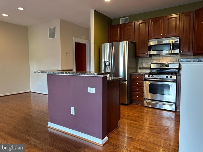 Photo - 16 Peppermint Dr