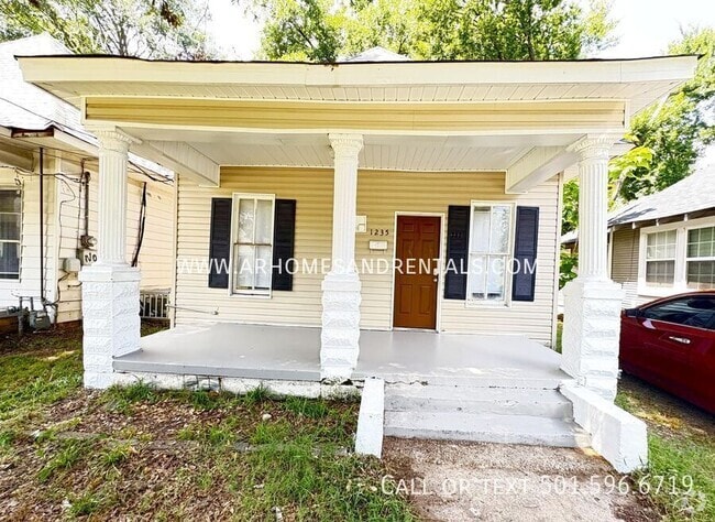 Building Photo - 1235 W 11th St Rental