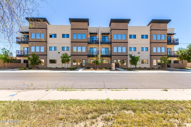Photo - 2063 E Lemon St Unit Apt 2002