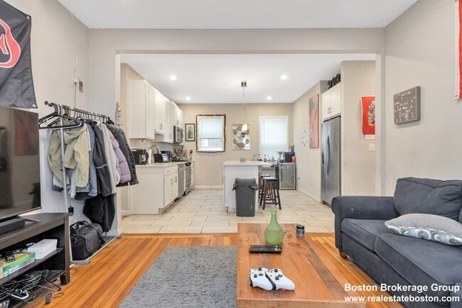 Photo - 228 Calumet St