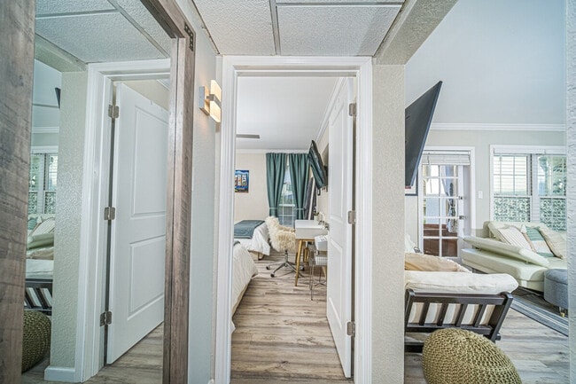 Photo - 910 Duncan Ln Unit ID1385483P