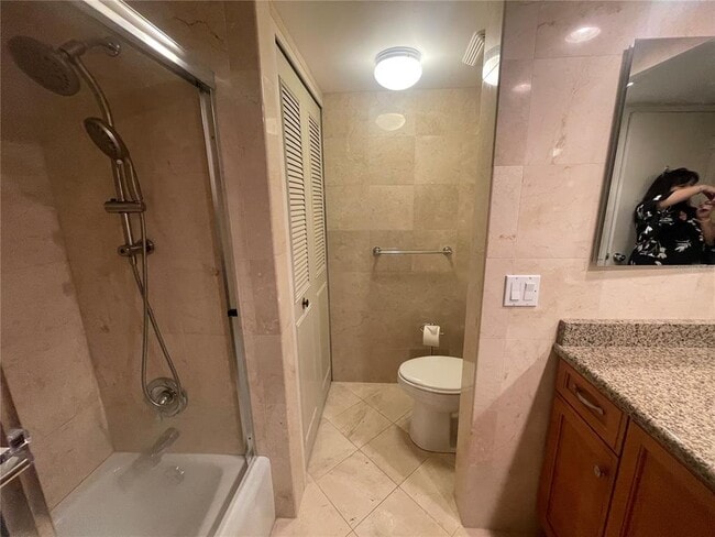 Photo - 400 Island Way Unit 711