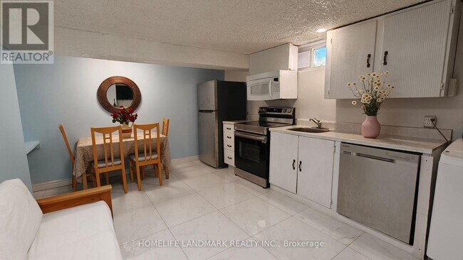 Photo - 385 Marybay Crescent